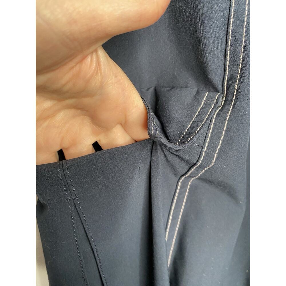 Athleta Chelsea Wide Leg Pants Navy Cargo Pockets Comfort Trending Size 14 - Picture 3 of 10